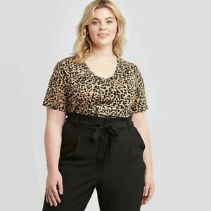 Ava & Viv Leopard Print V-Neck Top